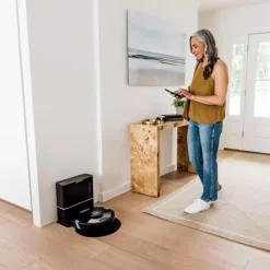 Shark® Matrix Plus Robot Vacuum And Mop (UR2650WS) -Storage And Cleaning 56948850 CC ALT2